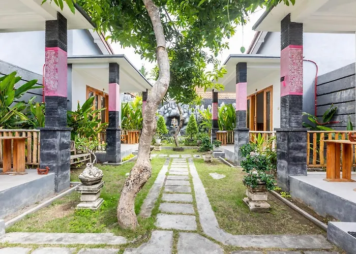 The Box House 3* Batununggul