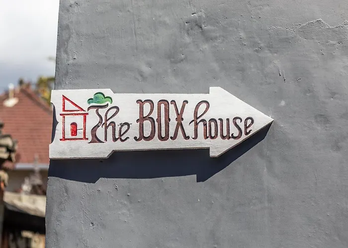 The Box House 3*